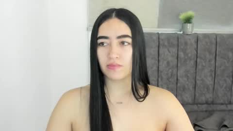 Snapshot of zoe_jones7 chatting on 11/14/25, 08:07 zoe_jones7 online show from 11/14/25, 08:07