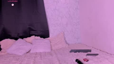 Snapshot of zoe_katz_ chatting on 11/12/25, 11:25 Zoe online show from 11/12/25, 11:25