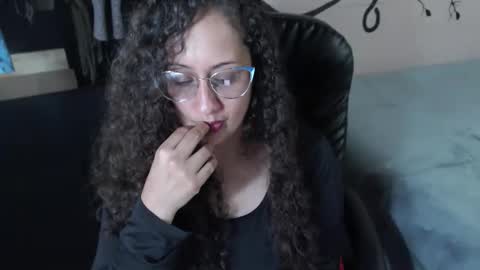 Snapshot of zoe_koller chatting on 05/06/26, 04:01 Zoe Koller online show from 05/06/26, 04:01