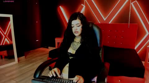 Snapshot of zoe_lara_34 chatting on 04/06/26, 03:37 zoe online show from 04/06/26, 03:37