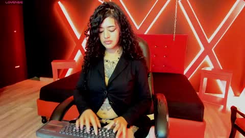 Snapshot of zoe_lara_34 chatting on 04/10/26, 03:34 zoe online show from 04/10/26, 03:34