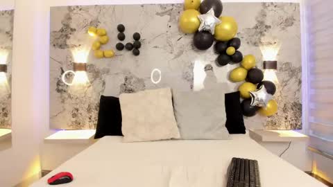 Zoe online show from 04/16/26, 11:55