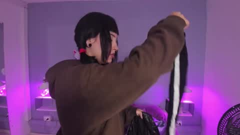 Zoe Lynch online show from 09/30/25, 11:37