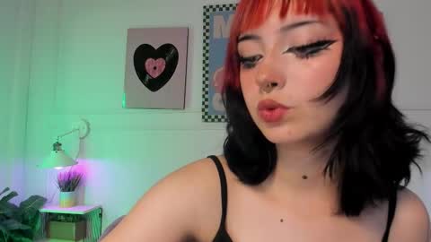 Snapshot of zoe_lynch_ chatting on 03/16/26, 11:25 Zoe Lynch online show from 03/16/26, 11:25