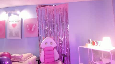 Snapshot of zoe_lynch_ chatting on 03/27/26, 12:16 Zoe Lynch online show from 03/27/26, 12:16