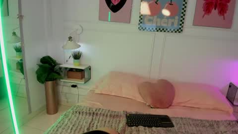 Zoe Lynch online show from 06/01/26, 12:07