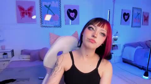 Snapshot of zoe_lynch_ chatting on 06/26/26, 12:20 Zoe Lynch online show from 06/26/26, 12:20
