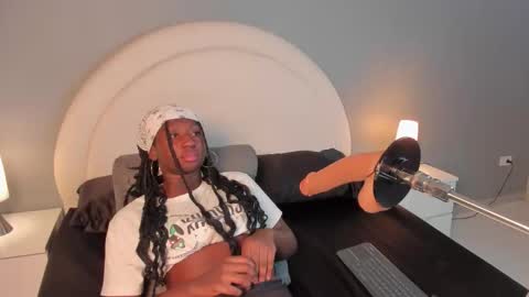 Snapshot of zoe_pinkett chatting on 03/14/26, 04:18 zoe_pinkett online show from 03/14/26, 04:18