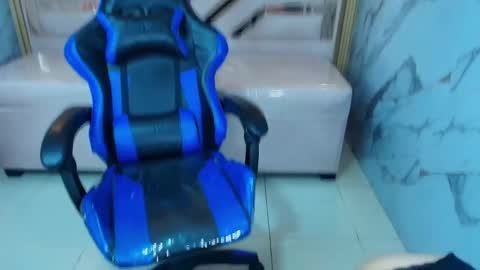 Zoe  online show from 11/13/25, 03:49