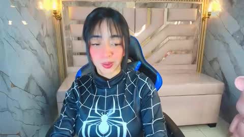 Zoe  online show from 11/30/25, 03:21