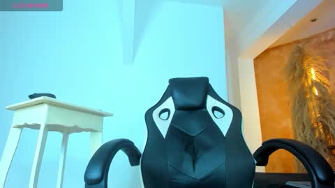 Snapshot of zoe_rose4 chatting on 09/27/25, 07:30 zoe_rose4 online show from 09/27/25, 07:30