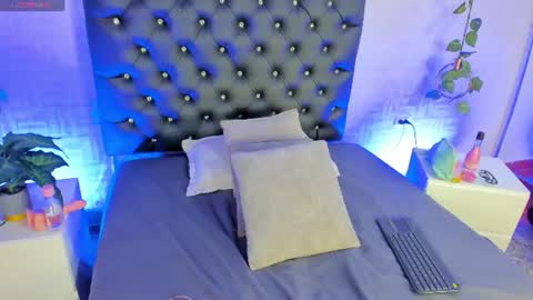 Snapshot of zoe_rousee_ chatting on 07/23/26, 12:25 zoe_rousee_ online show from 07/23/26, 12:25