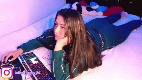 Snapshot of zoe_sexy69 chatting on 01/14/25, 11:48 ZOE online show from 01/14/25, 11:48