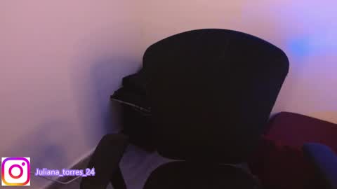 Snapshot of zoe_sexy69 chatting on 01/21/25, 11:13 ZOE online show from 01/21/25, 11:13