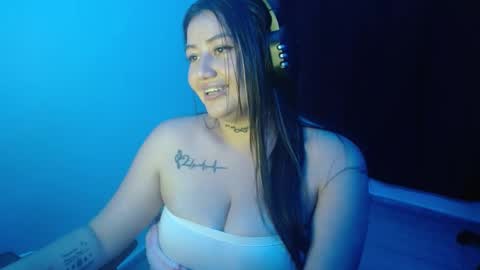 Snapshot of zoe_sexy69 chatting on 02/27/25, 12:32 ZOE online show from 02/27/25, 12:32