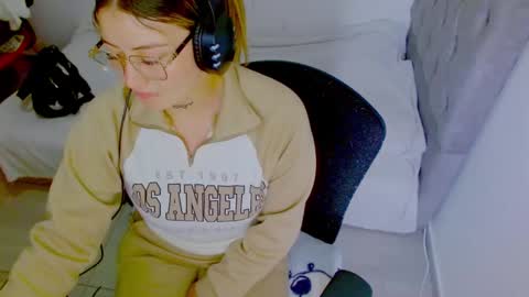 Snapshot of zoe_sexy69 chatting on 09/16/25, 06:42 ZOE online show from 09/16/25, 06:42