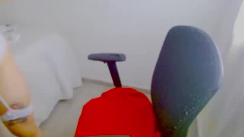 Snapshot of zoe_sexy69 chatting on 10/06/25, 09:12 ZOE online show from 10/06/25, 09:12