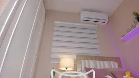 Hi guys i am Zoe  online show from 02/19/25, 02:44