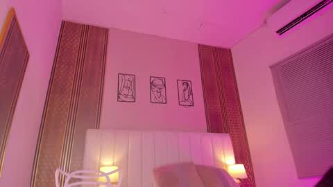 Hi guys i am Zoe  online show from 09/17/25, 11:34