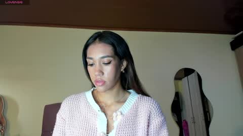 Snapshot of zoe_storm2 chatting on 04/20/26, 10:44 Zoe online show from 04/20/26, 10:44