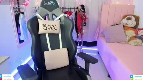 zoe_sullivan_ online show from 02/04/26, 09:15