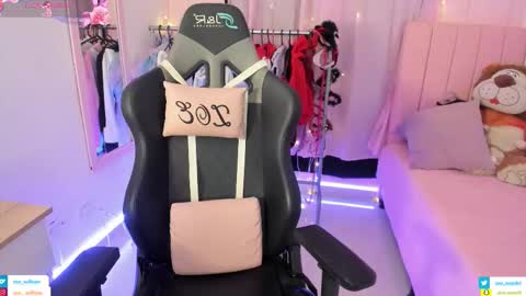 zoe_sullivan_ online show from 02/06/26, 09:01