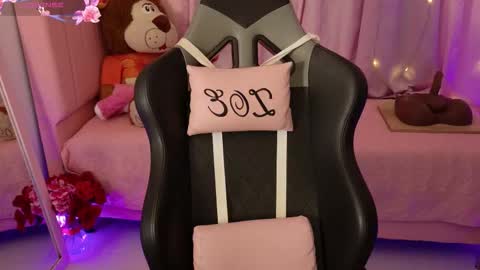 Snapshot of zoe_sullivan_ chatting on 03/27/26, 09:32 zoe_sullivan_ online show from 03/27/26, 09:32