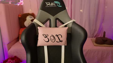 Snapshot of zoe_sullivan_ chatting on 04/18/26, 09:13 zoe_sullivan_ online show from 04/18/26, 09:13