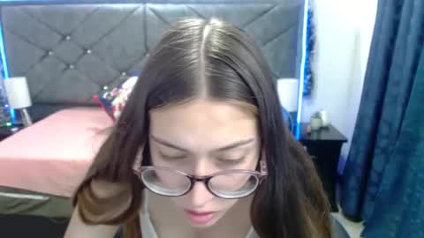 zoe_sweet050 online show from 12/22/25, 07:44