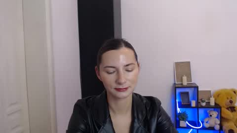 zoe_sweet55 online show from 11/07/25, 07:41