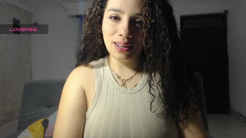 Snapshot of zoe_tai chatting on 04/05/26, 12:08 zoe tai online show from 04/05/26, 12:08