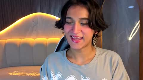 Zoe online show from 12/16/25, 07:52