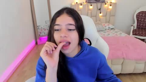 Zoe online show from 02/20/25, 02:24