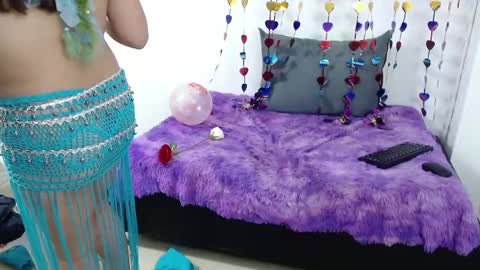 Snapshot of zoe_velvet chatting on 02/18/25, 05:42 Carolina online show from 02/18/25, 05:42