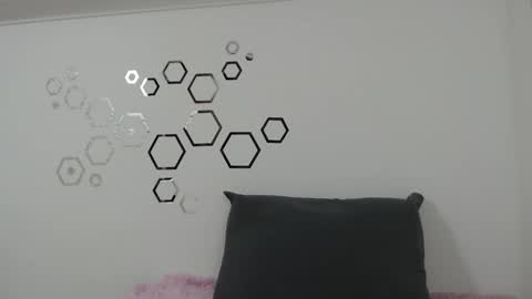 Snapshot of zoe_velvet chatting on 09/17/25, 09:05 Carolina online show from 09/17/25, 09:05