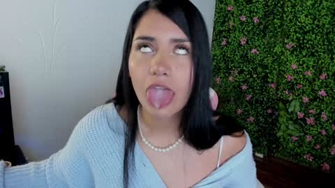 Snapshot of zoe_wattson chatting on 12/09/24, 02:45 Zoe online show from 12/09/24, 02:45