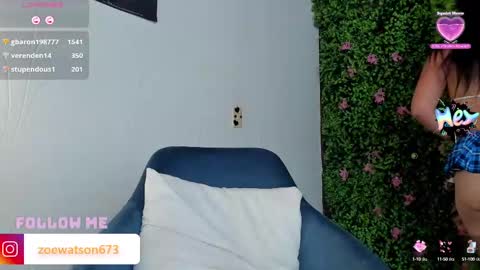 Snapshot of zoe_wattson chatting on 02/09/25, 06:33 Zoe online show from 02/09/25, 06:33