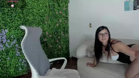 Snapshot of zoe_wattson chatting on 09/10/25, 04:56 Zoe online show from 09/10/25, 04:56