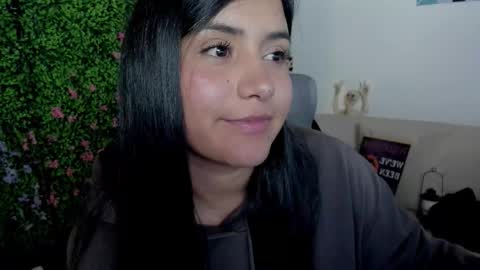 Snapshot of zoe_wattson chatting on 10/05/25, 03:38 Zoe online show from 10/05/25, 03:38