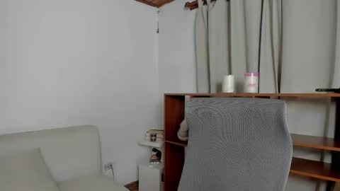 Snapshot of zoe_wattson chatting on 02/23/26, 11:24 Zoe online show from 02/23/26, 11:24