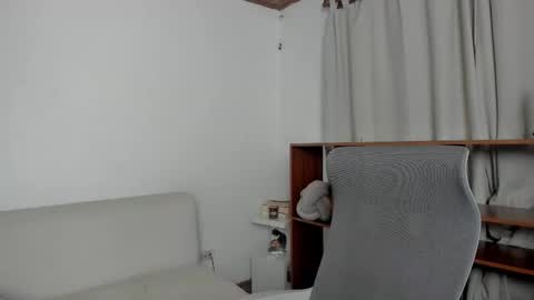 Snapshot of zoe_wattson chatting on 02/25/26, 02:43 Zoe online show from 02/25/26, 02:43