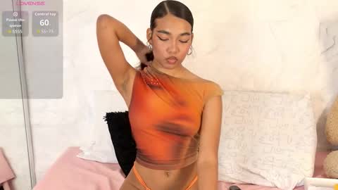 zoeameliie online show from 11/08/25, 12:33