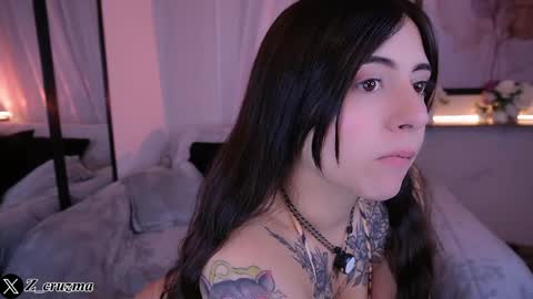 Snapshot of zoee_cruz chatting on 04/25/26, 01:41 Camila online show from 04/25/26, 01:41