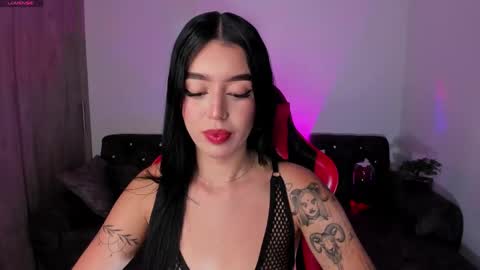 Snapshot of zoee_jackson chatting on 12/21/25, 01:13 zoee jackson online show from 12/21/25, 01:13