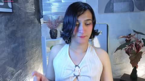 Snapshot of zoee_kiss_ chatting on 04/29/26, 05:33 ZOE online show from 04/29/26, 05:33