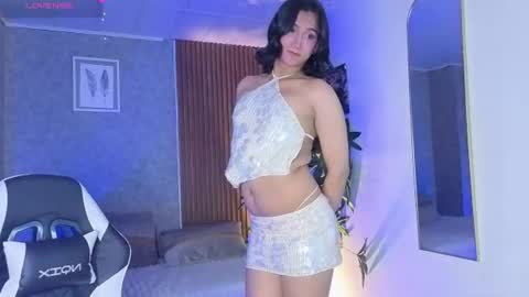 Snapshot of zoee_kiss_ chatting on 07/10/26, 05:34 ZOE online show from 07/10/26, 05:34