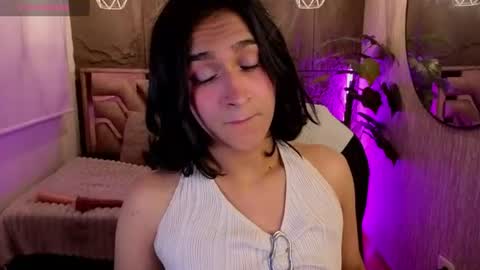 Snapshot of zoee_kiss_ chatting on 07/31/26, 06:57 ZOE online show from 07/31/26, 06:57
