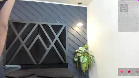 Zoe 3 online show from 09/14/25, 02:27