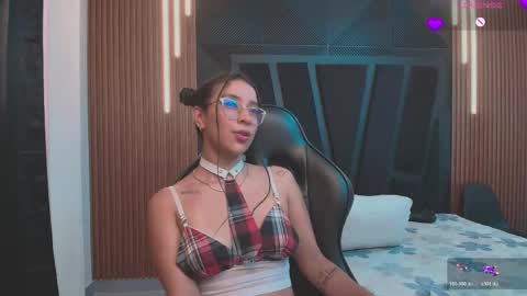 Zoe 3 online show from 05/05/26, 03:31