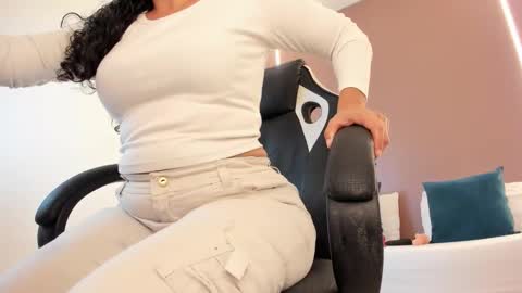 Snapshot of zoee_zi chatting on 03/31/26, 12:27 zoee_zi online show from 03/31/26, 12:27